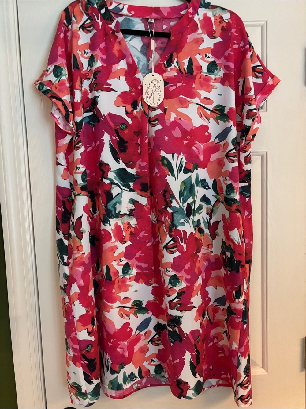 NEW - Vibrant Pink Floral Shift Dress with Large Side Slit Pockets